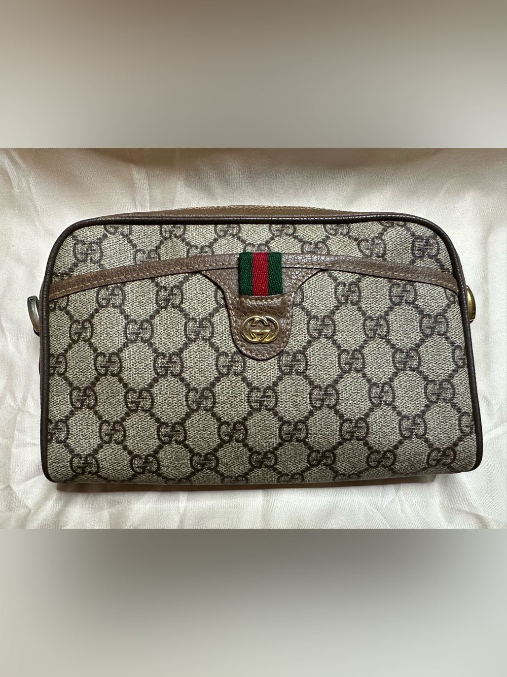 Authentic Gucci GG Supreme Sherry Line Crossbody Bag w/ COA